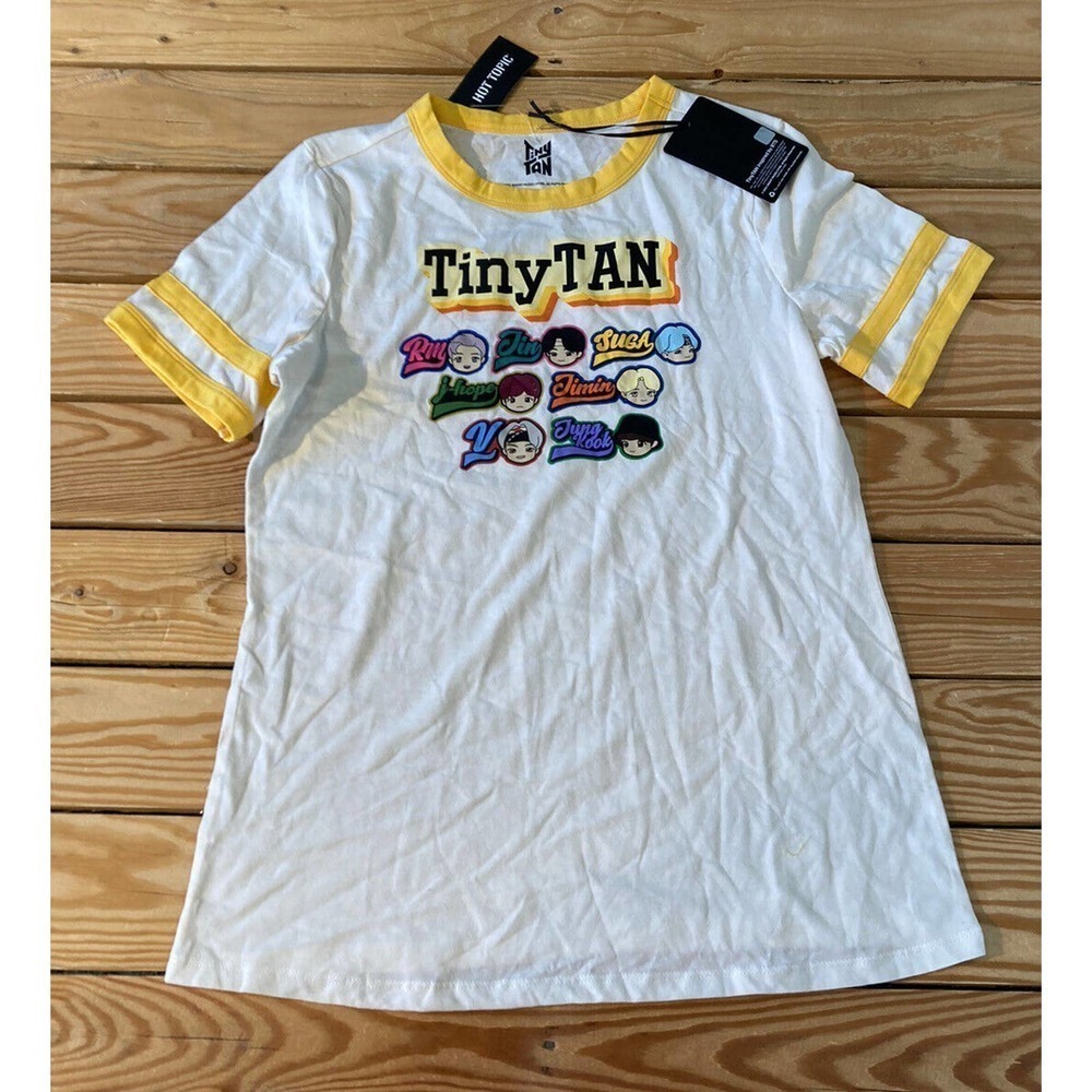 NWT Tiny Tan K-Pop Graphic T Shirt Size Medium Women’s White MSRP 29.90